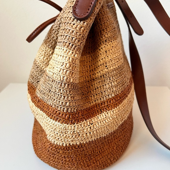 Sezane Farrow Bag in Natural Raffia - Picture 4 of 10